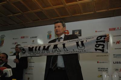 Multescu a fost prezentat presei